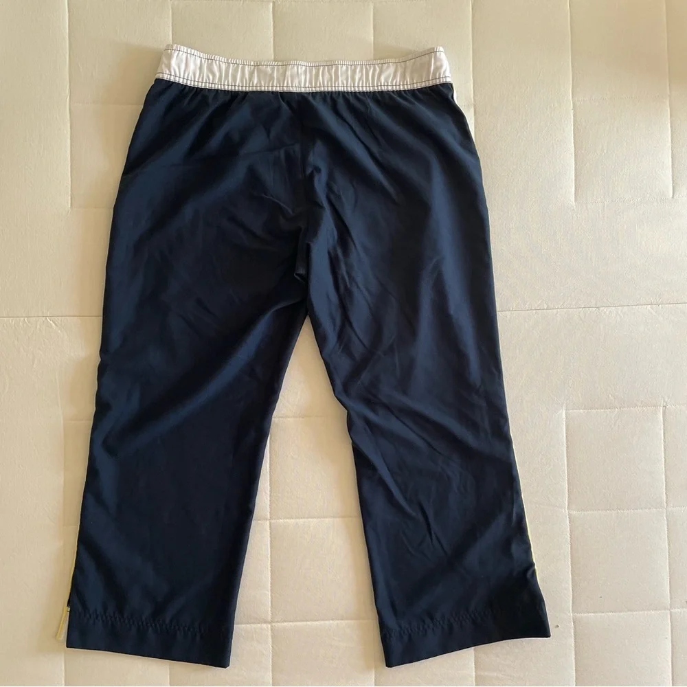 Nike Women’s Navy Blue Active Capri Pants with White Side Stripes Size Large - Picture 10 of 12